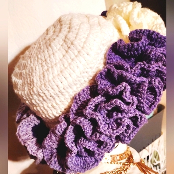 #L❤️VE HANDMADE. Crochet Ruffle HAT - Picture 5 of 7